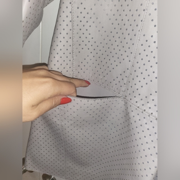 1. NWT EMPORIO ARMANI LASER CUT PERFORATED 100% POLYAMIDE JACKET SIZE IT 54 / XL - Picture 5 of 8